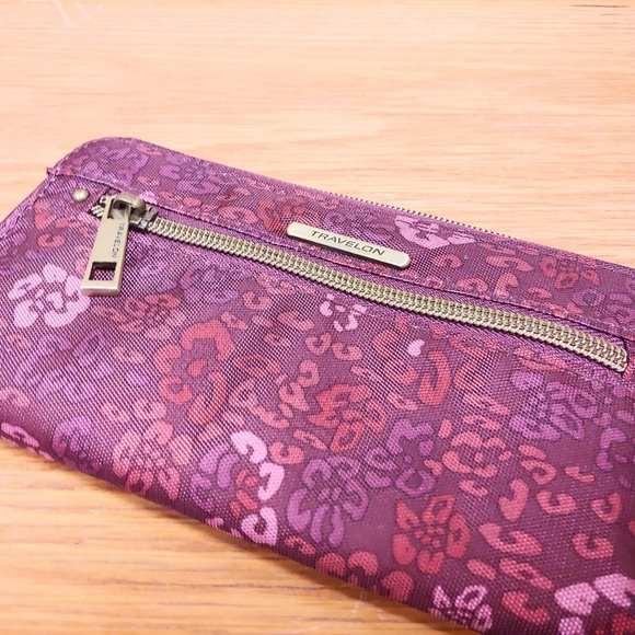Travelon Burgundy Wristlet Wallet - Picture 5 of 10